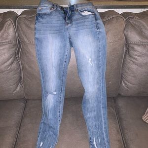 Light blue denim Aeropostale ripped skinny jeans